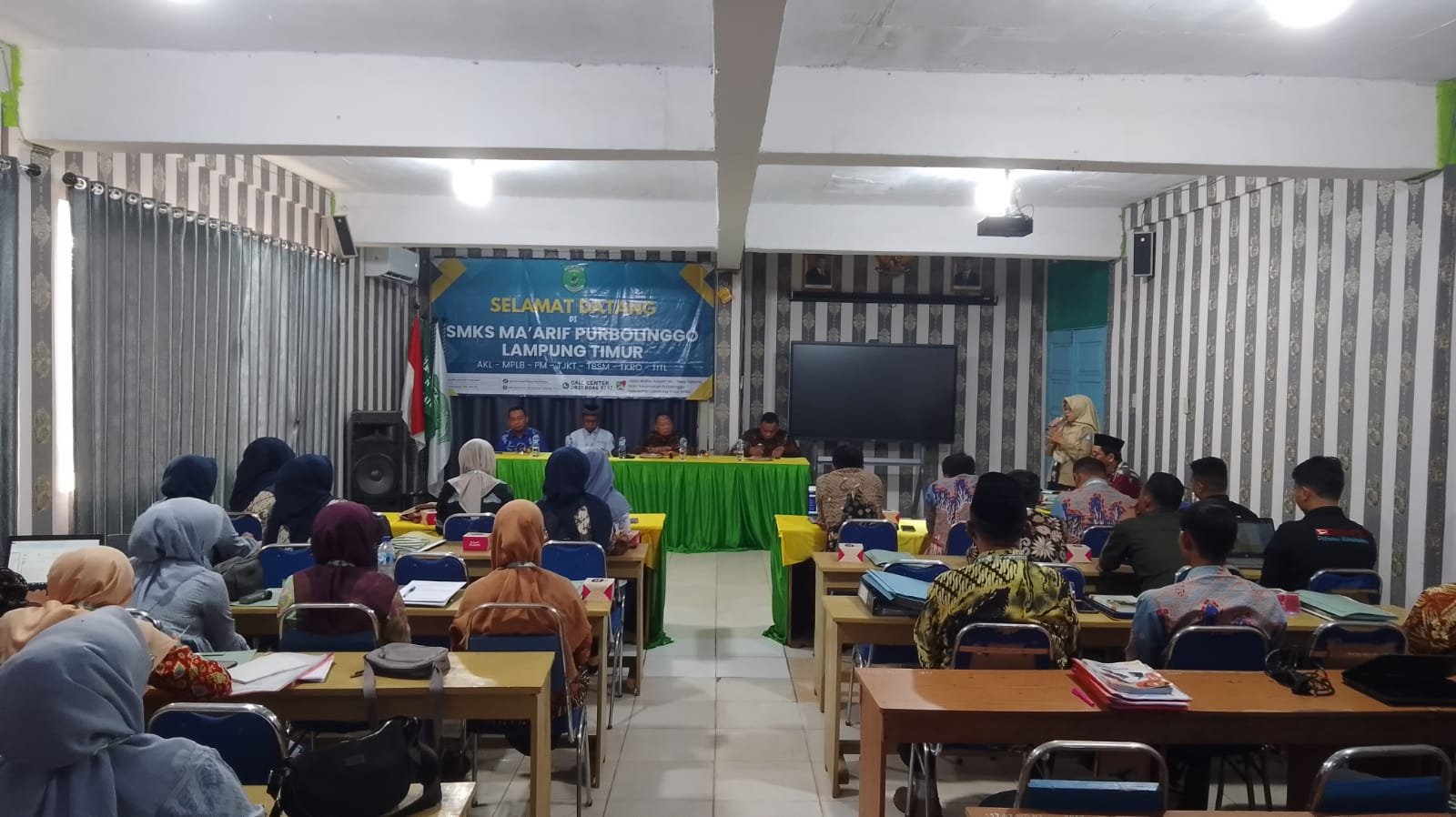 Penilaian Perangkat Pembelajaran Mendalam SMKS Ma'arif Purbolinggo Oleh Pengawas Dinas Pendidikan Provinsi Lampung Wilayah V